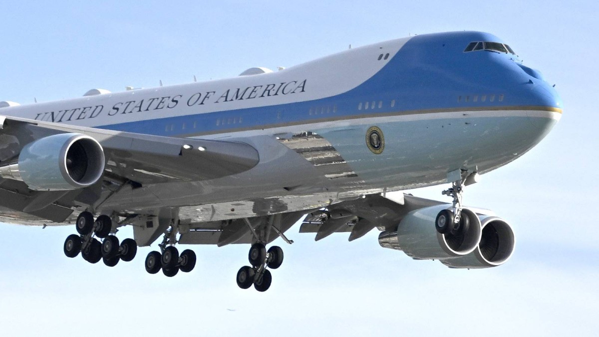“البيت الأبيض في السماء”… قصة الطائرة الرئاسية التي ترافق أقوى رئيس في العالم