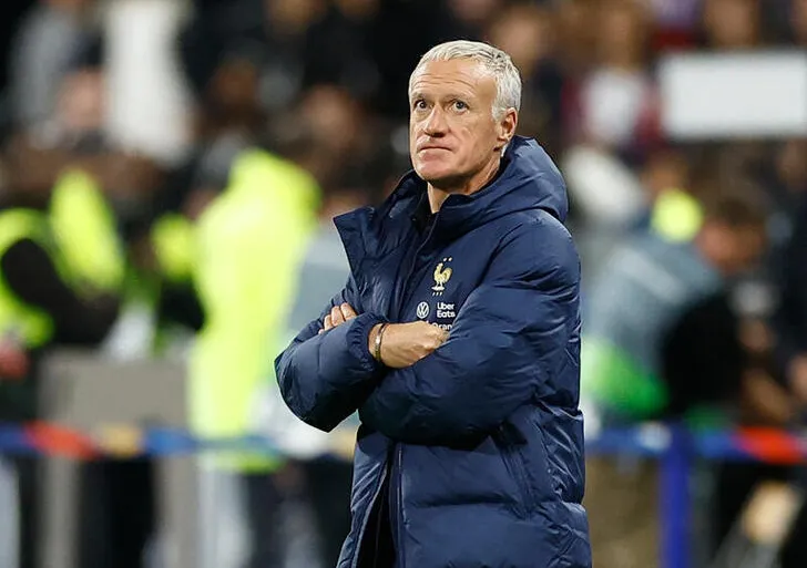 إيطاليا تفكر في "ديديه ديشان" لإعادة أمجاد الأزوري بعد فشل التأهل لكأس العالم