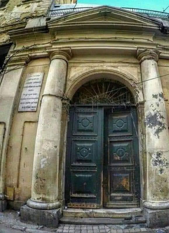 قصور الدبلوماسية في المرسى… من نهب المال العام إلى دهاليز النفوذ الأجنبي