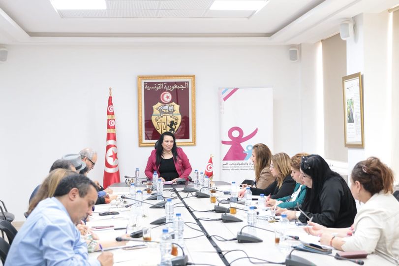 وزيرة الأسرة تُشرف على اجتماع اللجنة العلمية لاختيار الشخصيات النسائية لتكريمهن في تظاهرة "تونسيّات 2024"