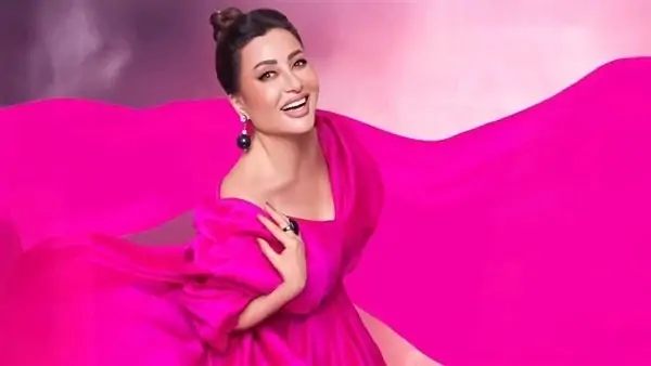 لطيفة العرفاوي تُشوق جمهورها لألبومها الجديد "مفيش ممنوع"