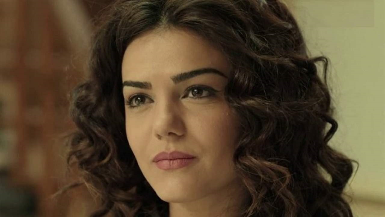 دانا مارديني تُغادر الشاشة الصغيرة نهائيًا: قرار اعتزال يهزّ الدراما السورية!