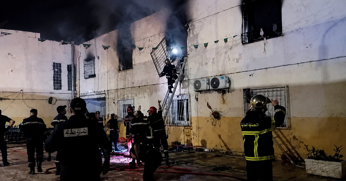 فاجعة تهز الجزائر.. حريق مروّع داخل دار للأيتام يحصد أرواح أطفال ويخلّف عشرات المصابين