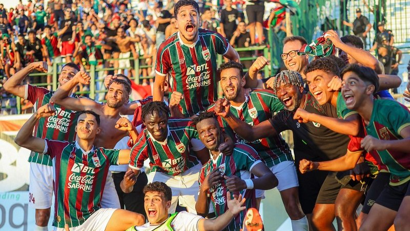 الملعب التونسي يحافظ على الصدارة والنجم الساحلي يعود بفوز ثمين