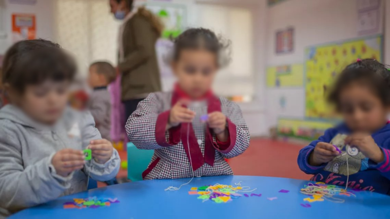 أطفال تونس في أرقام: أكثر من 3 ملايين نصفهم على الأنترنت و6% خارج المدارس