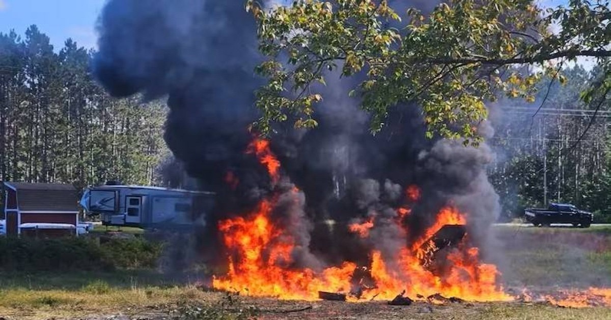 تحطم مقاتلة «إف-16» أميركية في ميشيغان.. الطيار ينجو والإخلاء يطال محيط موقع الحادث