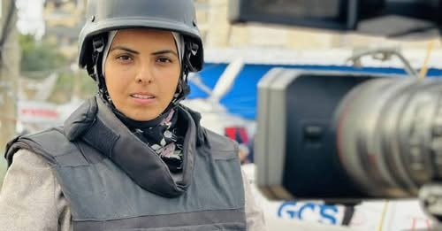 مريم أبو دقة... المراسلة التي واجهت الموت بعدستها تُتوَّج بطلة حرية الصحافة العالمية
