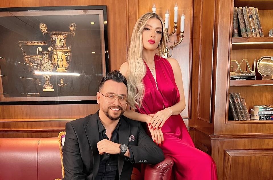 "رجّعتني 20".. عندما أعادت أمل الغربي وحمدي المهيري الرومانسية إلى الواجهة!