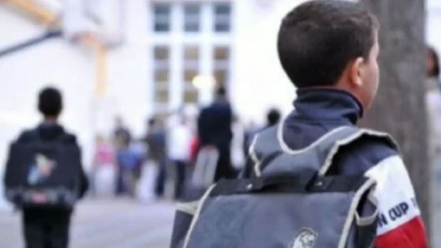 نزيف صامت في مدارس تونس: 300 تلميذ يختفون يوميًا… وبلادٌ تدفع ثمن الفقر والرسوب وانهيار السياسات التربوية