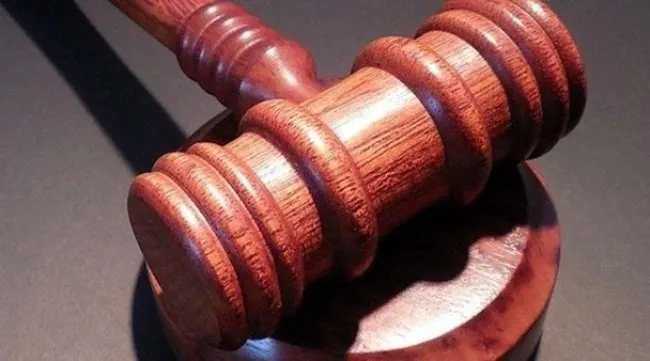 صدام جديد بين النهضة والقضاء: تسع قيادات خلف القضبان… والملف يعود لإشعال الجدل!