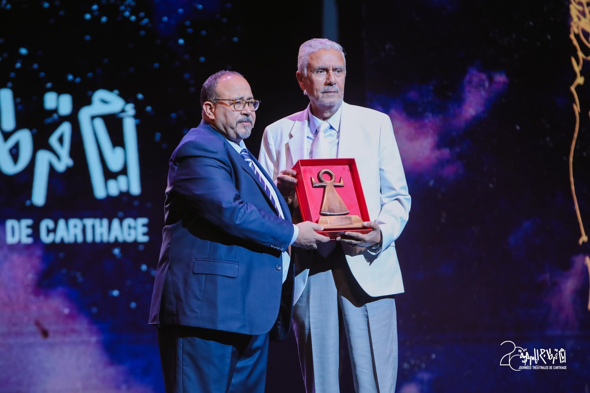 على الخميري… أيقونة المسرح التونسي تتألق بعد التكريم