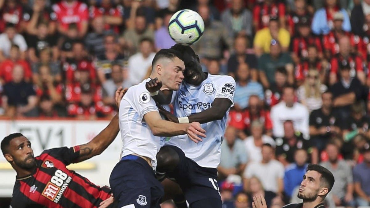 نجوم الدوري الإنجليزي يرفعون دعوى قضائية بسبب الإهمال في حماية الدماغ