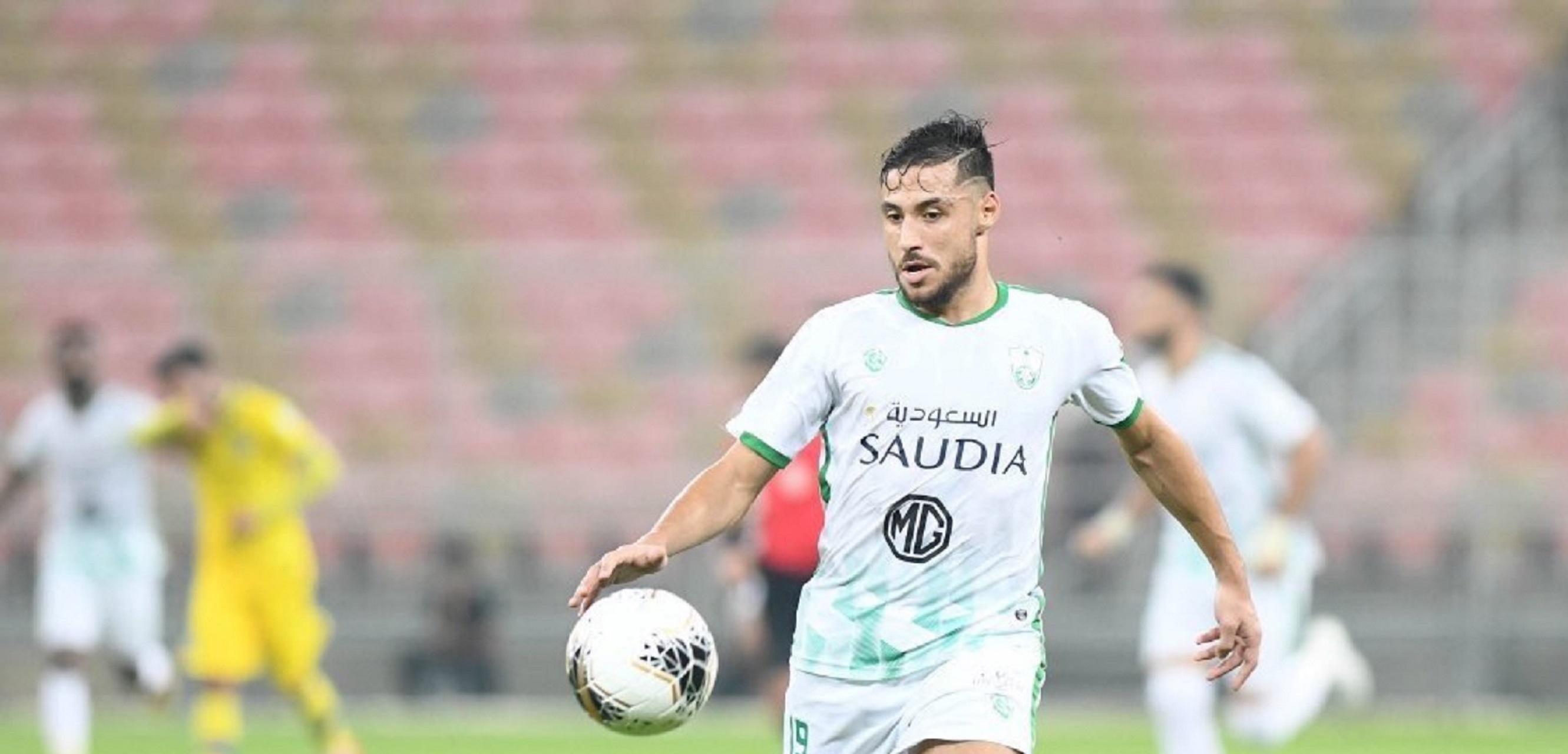 الفيفا يمهل يوسف بلايلي حتى 28 ديسمبر لسداد ديونه لأهلي جدة