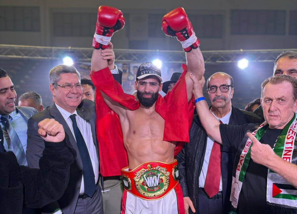 ليلة المجد في حلق الوادي: رمزي نواينية يرفع راية تونس عاليًا ويتوّج بطلاً للعالم