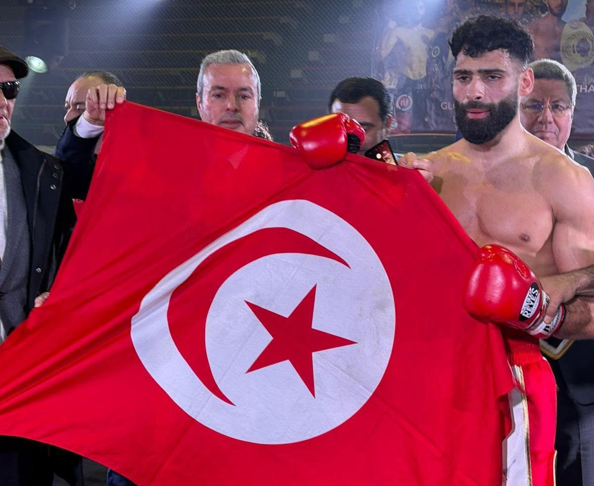 ليلة المجد في حلق الوادي: رمزي نواينية يرفع راية تونس عاليًا ويتوّج بطلاً للعالم