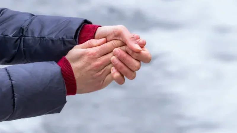 برودة الأطراف قد تخفي مرضاً: ظاهرة رينو تحذّر من تجاهل تغيرات أصابع اليدين والقدمين