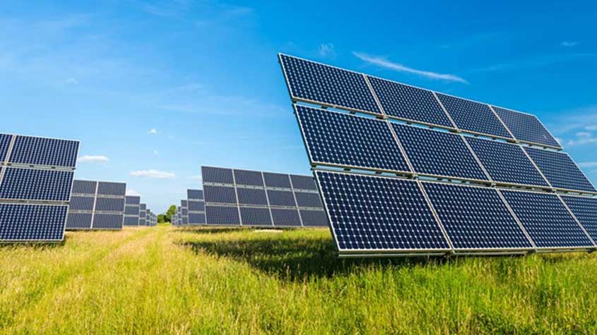 تونس تطلق أكبر محطة شمسية بـ100 ميغاواط في القيروان لتعزيز الطاقة النظيفة