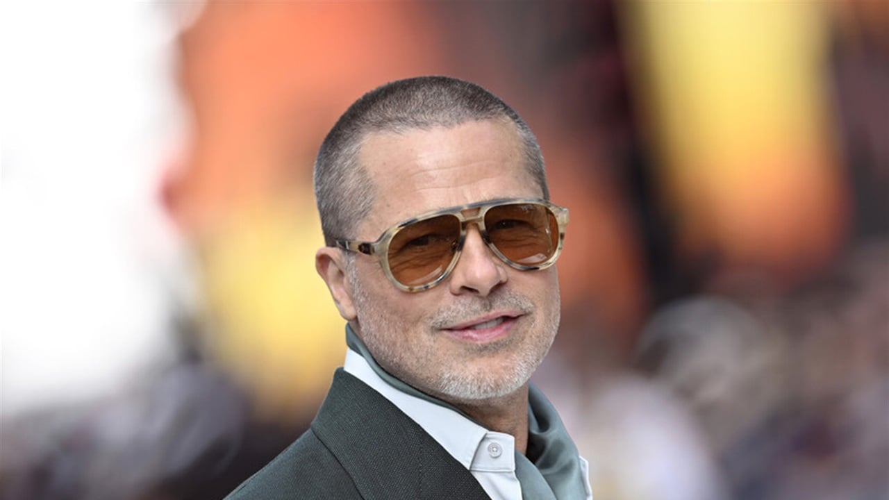 ليس “براد بيت” كما نعرفه… الاسم الحقيقي لنجم هوليوود يُربك معجبيه