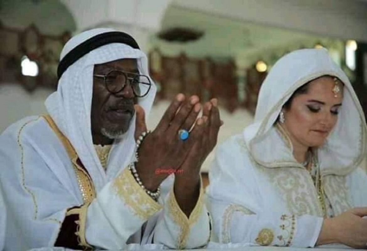ألفا بلوندي يعقد قرانه على فتاة تونسية رغم معارضة ابنائه