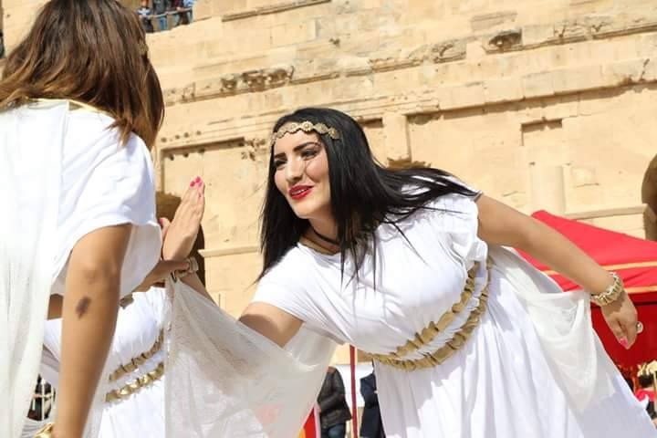في حفل اختتام الايام الرومانية تيسدريس بالجم: اجواء ساحرة ... جمهور غفير ...وحضور وزير الثقافة ورئيس مجلس النواب .....