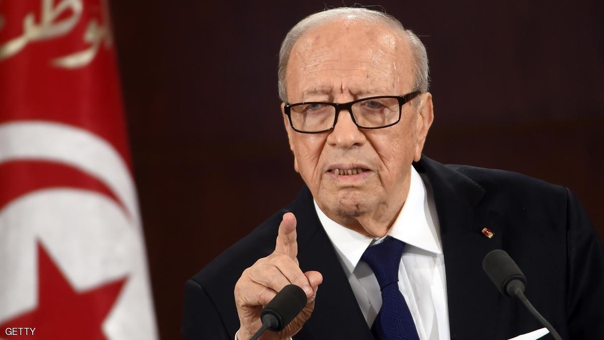 رئيس الدولة يكرّم عدد من الجمعيات والمؤسسات