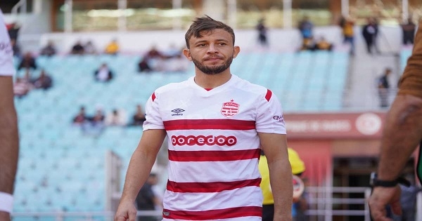 رسميا: إيقاف حمزة العقربي عن النشاط الرياضي