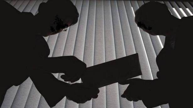 تونس.. تحقيق قضائي ضد 12 من كبار موظفي الدولة بشبهة الفساد