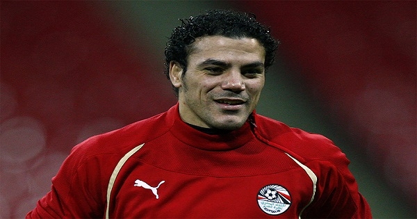 عمرو زكي نجم الفراعنة السابق يدخل في غيبوبة