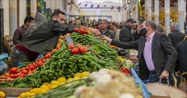 الرئيس التونسي يُعطي الأولوية لمحاربة الاحتكار والتحكم في الأسعار