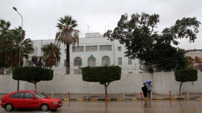 انفجار سيارة مفخخة بالقرب من السفارة الإيطالية في ليبيا