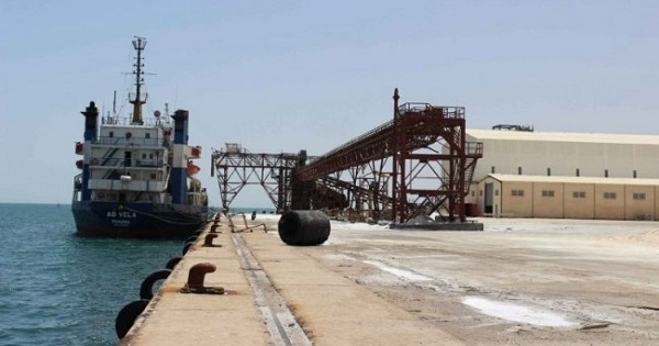 باخرة محملة بالشعير ترسو في ميناء جرجيس بعد شهر من الإنتظار