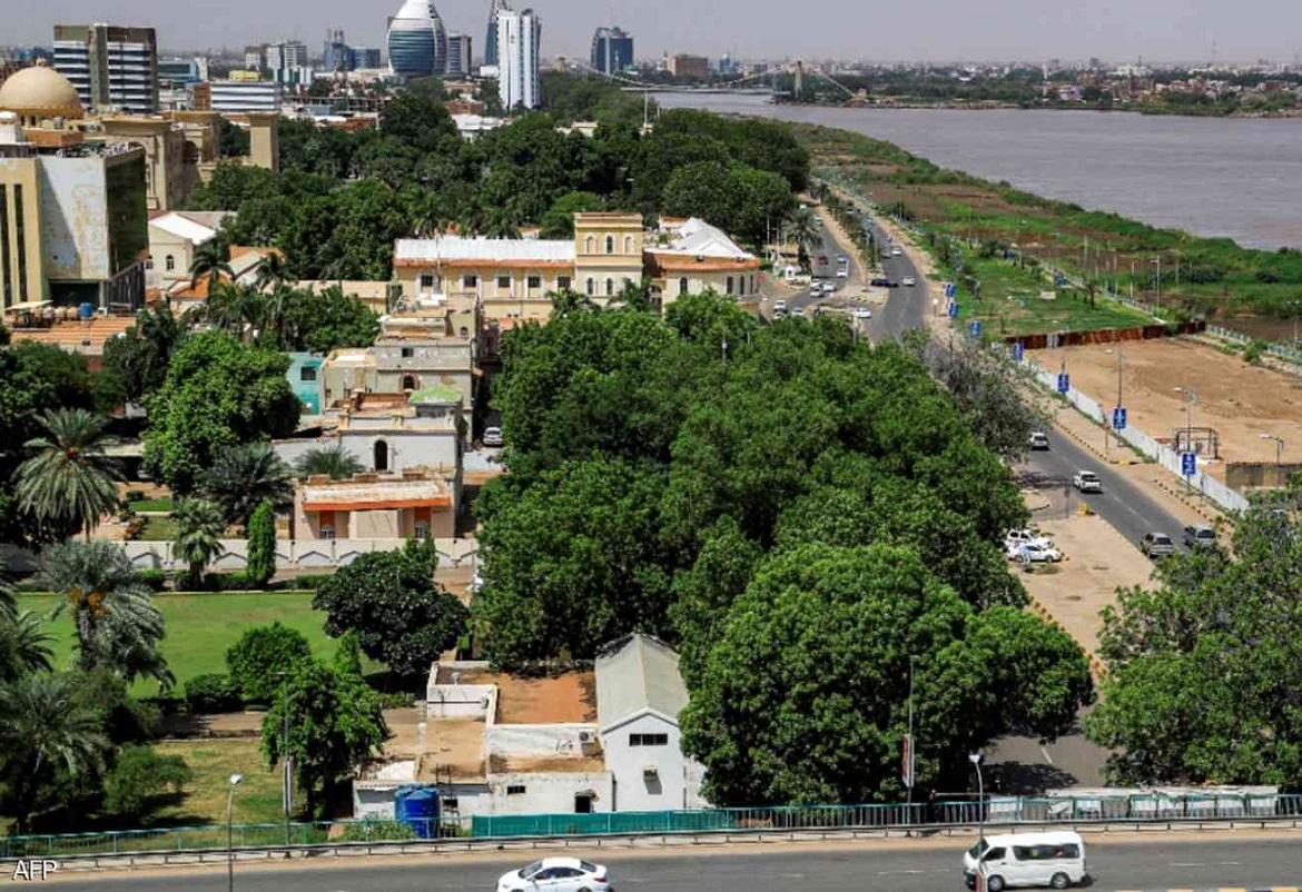 السودان.. قوات عسكرية تقتحم مقر الإذاعة والتلفزيون
