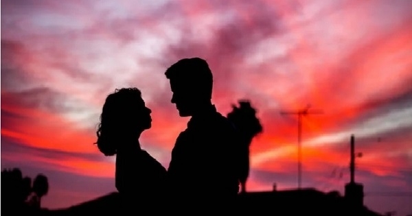 يقطع الكهرباء على كامل قريته ليلتقي حبيبته سرا