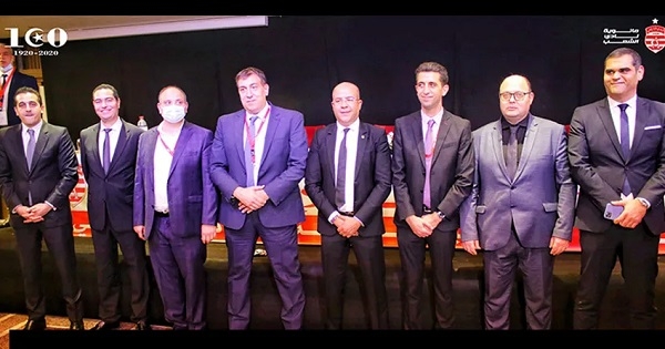 في غفلة من الهيئة: لاعب من النادي الإفريقي يوقع عقدا مبدئيا مع الترجي 