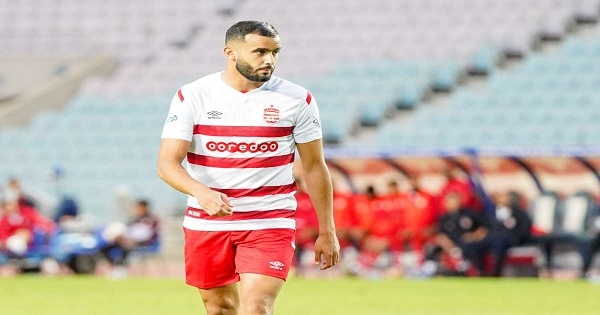 شباب بلوزداد الجزائري يفاوض لاعب النادي الإفريقي نبيل لعمارة