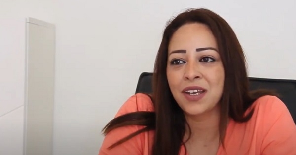 الصحفية شهرزاد عكاشة أمام القضاء بسبب تدوينات عن قيس سعيّد ووزير الداخلية