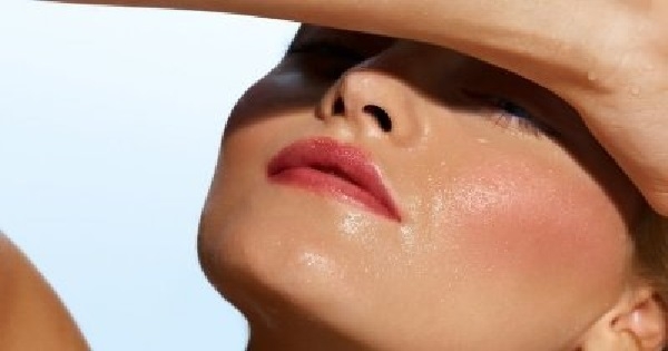 علاج احمرار الوجه من الشمس و البحر