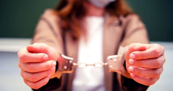 اعتقال سيدة استدعت الشرطة 11 ألف مرة