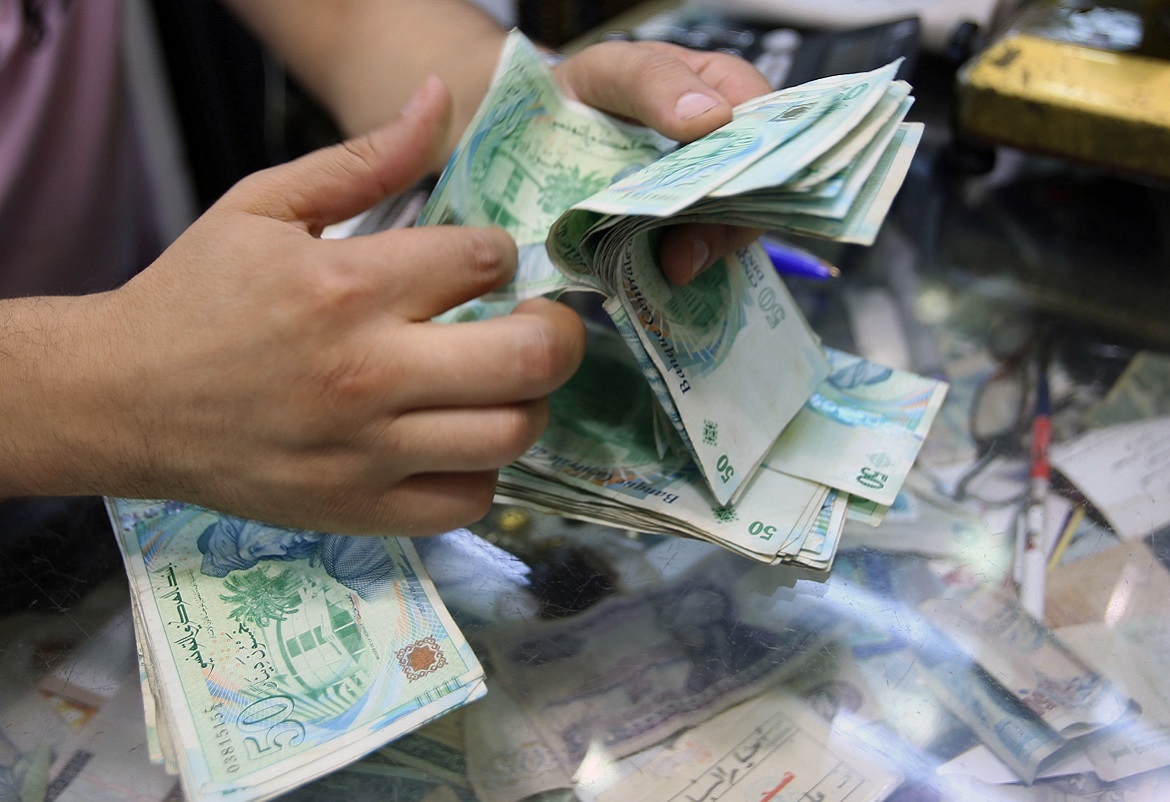 تونس تقتطع من أجور العمال لدعم ميزانية الدولة