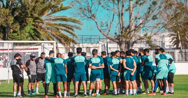 جماهير النادي الإفريقي تثور في وجه اللاعبين بعد هزيمة الدربي