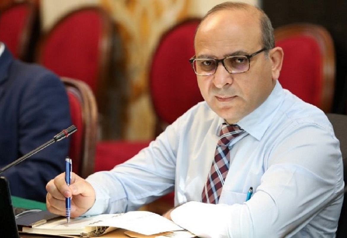 النائب التونسي عبد اللطيف العلوي: لست أمزح سيّدي الرّئيس: أعد إليّ كتبي!