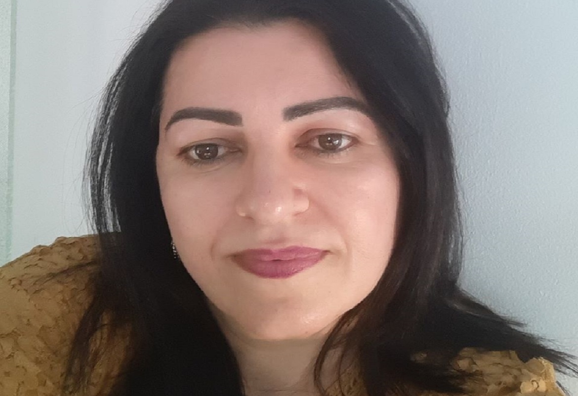 سامية العياري تساند لمياء العمري في الاحتفال بطلاقها