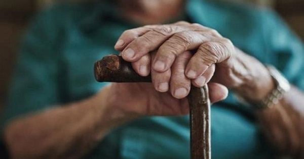 «سبعيني متوفى» يكافح لإثبات وجوده على قيد الحياة!